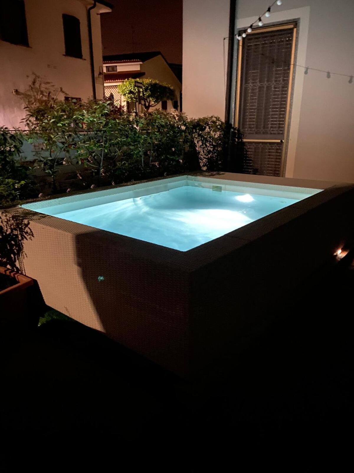 Jacuzzi & Relax - Casa Indipendente 20Min Da Milano Villa Zelo Buon Persico Bagian luar foto